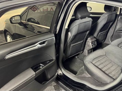 Used 2016 Ford Fusion SE FWD image 25