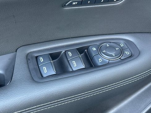 Used 2025 Cadillac XT6 Premium Luxury w/ Technology Package image 12