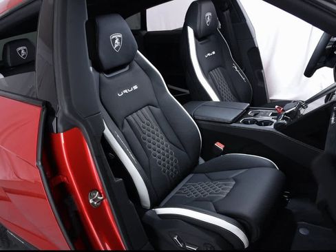 Used 2024 Lamborghini Urus Performante image 14