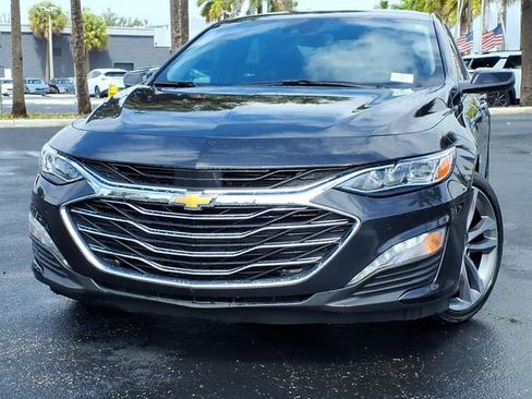 Used 2023 Chevrolet Malibu LT FWD image 2