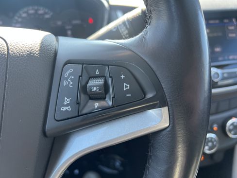 Used 2022 Chevrolet Trax LT w/ Driver Confidence Package image 18