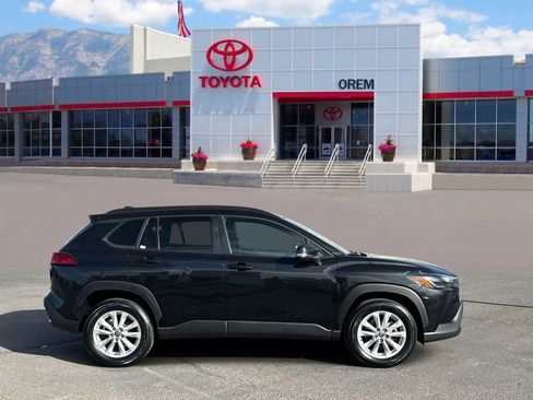 Used 2024 Toyota Corolla Cross LE AWD/4WD image 3