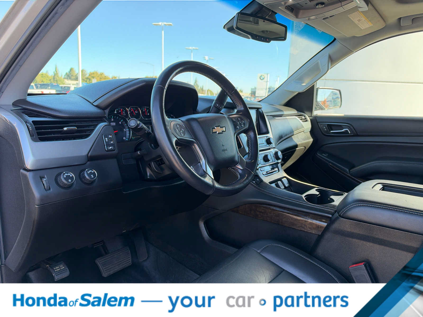 Used 2018 Chevrolet Suburban LT AWD/4WD image 2