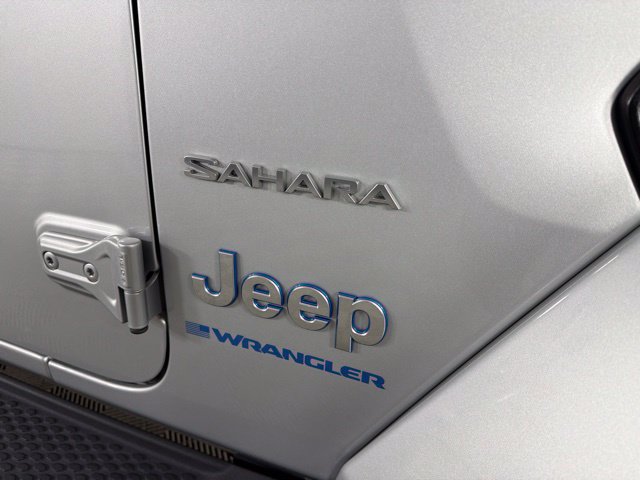 Used 2023 Jeep Wrangler Unlimited Sahara w/ Cold Weather Group AWD/4WD image 18