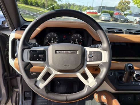 Used 2023 Land Rover Defender 110 S AWD/4WD image 22