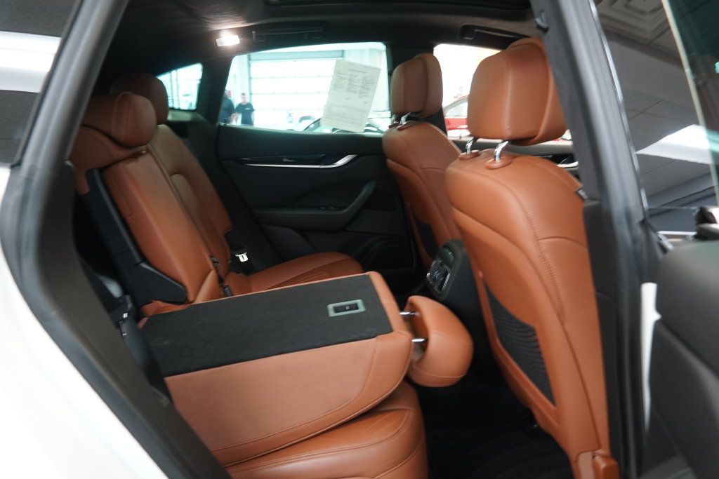 Used 2021 Maserati Levante AWD/4WD image 34