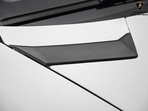 Used 2019 Lamborghini Aventador S image 3