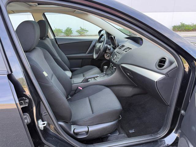 Used 2012 MAZDA MAZDA3 i Touring FWD image 17