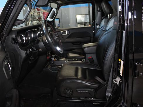 Used 2022 Jeep Wrangler Unlimited Rubicon AWD/4WD image 7