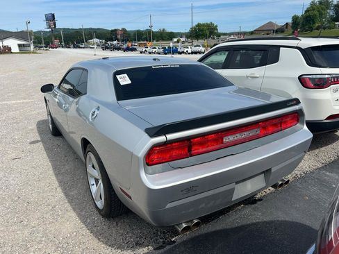 Used 2009 Dodge Challenger SRT8 RWD image 4