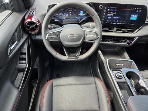 New 2027 Chevrolet Equinox RS w/ LPO, Floor Liner Package FWD image 9