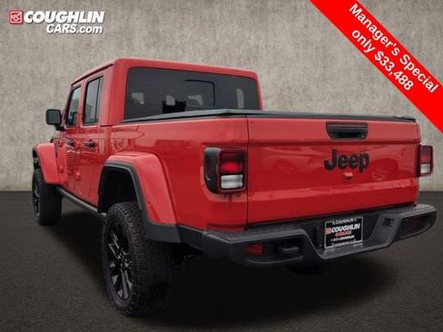 Used 2024 Jeep Gladiator Sport image 6