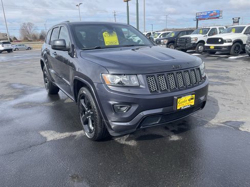 Used 2015 Jeep Grand Cherokee Altitude image 2