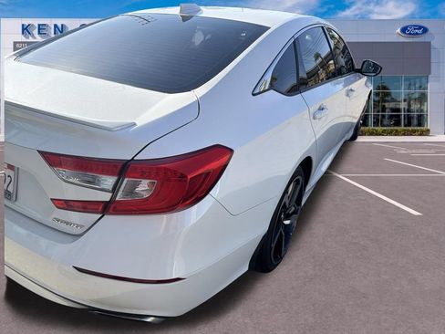 Used 2019 Honda Accord Sport image 2
