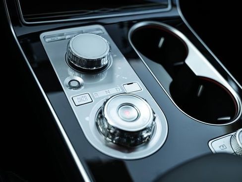 New 2026 Genesis GV80 2.5T RWD image 38