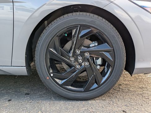 New 2026 Hyundai Elantra SEL Sport Premium FWD image 7