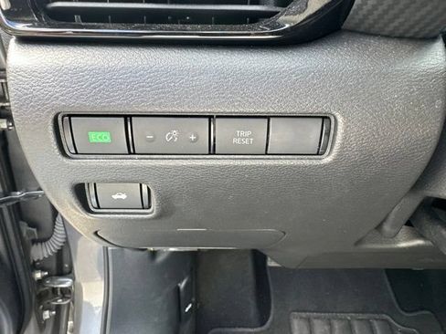 Used 2023 Nissan Sentra SR w/ Electronics Package FWD image 14