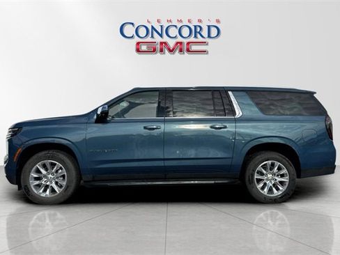 Used 2025 Chevrolet Suburban Premier image 7