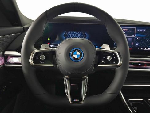 Used 2026 BMW 750e xDrive w/ Luxury Rear Seating Package AWD/4WD image 15