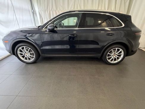 Certified 2022 Porsche Cayenne AWD/4WD image 2