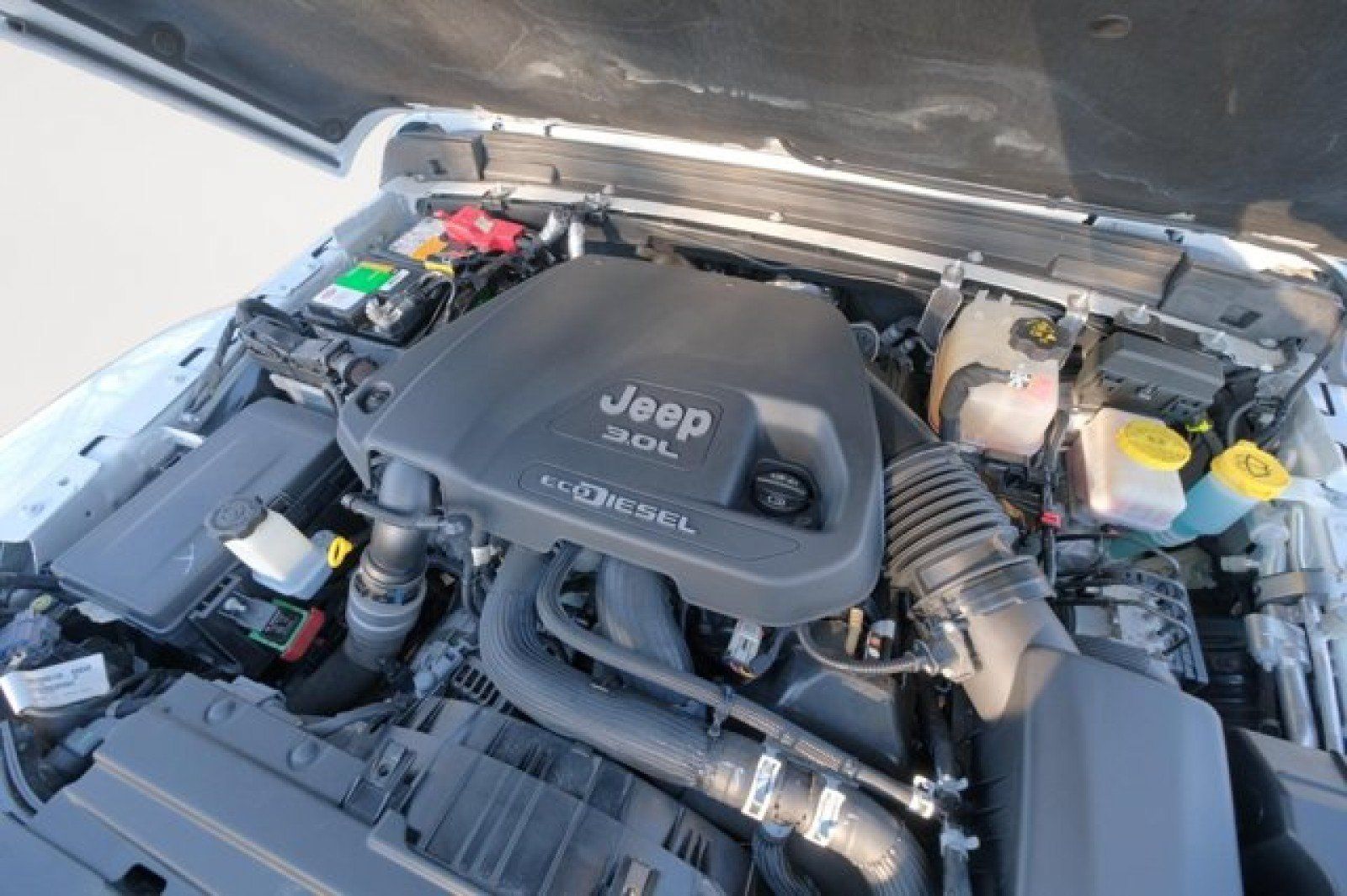 Used 2020 Jeep Wrangler Unlimited Sahara AWD/4WD image 9