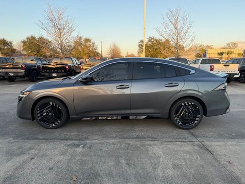 New 2026 Nissan Sentra SR w/ Floor Mat Package FWD image 2