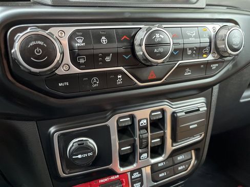 Used 2023 Jeep Gladiator Rubicon w/ LED Lighting Group AWD/4WD image 35