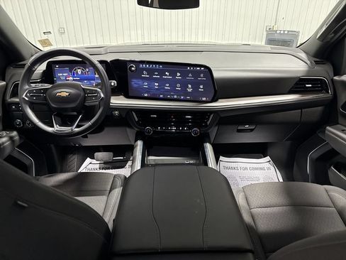 Used 2025 Chevrolet Suburban LS RWD image 21