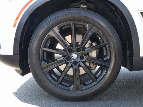 Used 2023 BMW X5 xDrive40i w/ Executive Package image 6