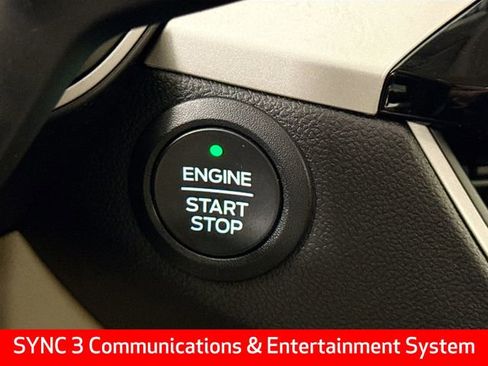 Used 2021 Ford Escape SE w/ Convenience Package image 9