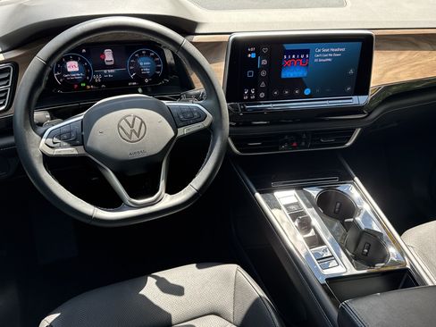 Used 2024 Volkswagen Atlas SE FWD image 23