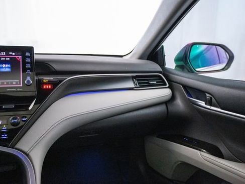 Used 2021 Toyota Camry XSE image 5