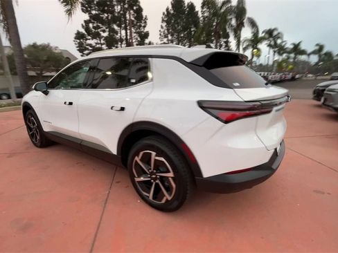 New 2026 Chevrolet Equinox EV LT image 6