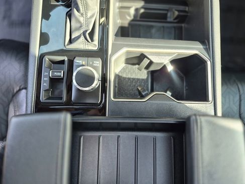 Used 2024 Toyota Tundra Limited image 23