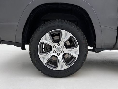 Used 2022 RAM 1500 Laramie AWD/4WD image 34