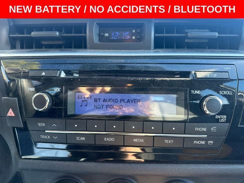 Used 2014 Toyota Corolla LE image 9