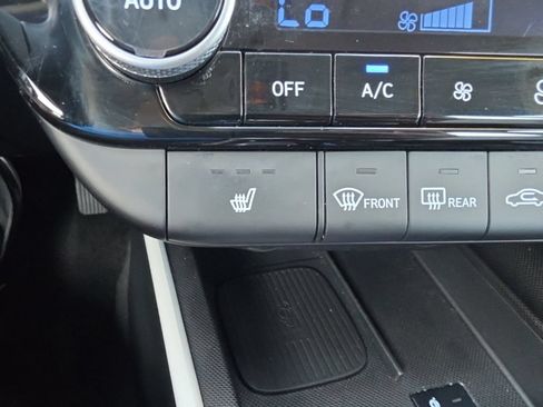 Used 2025 Hyundai Elantra Limited FWD image 28