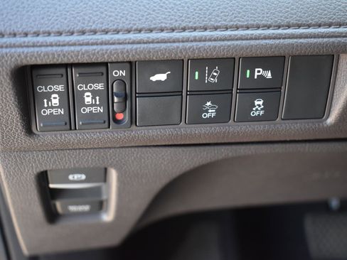 Used 2020 Honda Odyssey Elite image 25