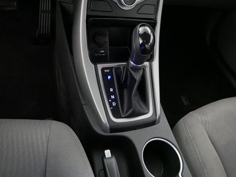 Used 2015 Hyundai Elantra SE image 24