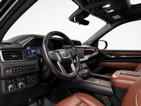Used 2023 GMC Yukon XL Denali Ultimate w/ LPO, Floor Liner Package AWD/4WD image 13