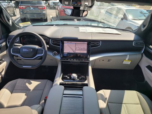 New 2026 Jeep Grand Wagoneer Limited AWD/4WD image 13