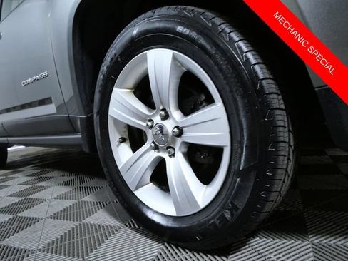 Used 2013 Jeep Compass Latitude AWD/4WD image 2