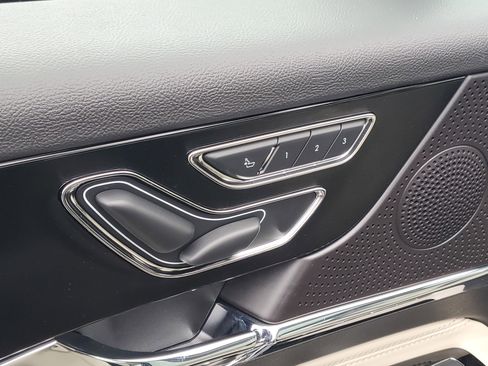 New 2026 Lincoln Corsair Premiere image 9