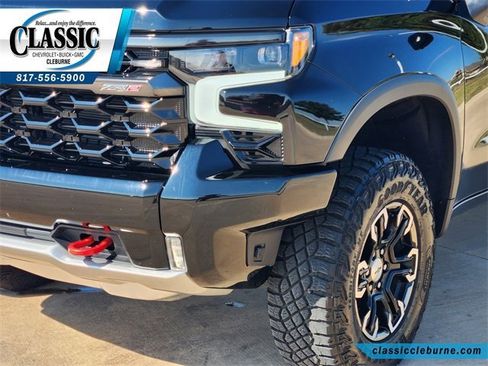 Used 2024 Chevrolet Silverado 1500 ZR2 w/ Technology Package image 10