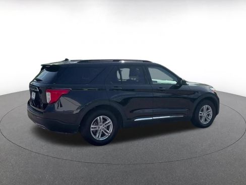 Used 2024 Ford Explorer XLT w/ Equipment Group 202A RWD image 14