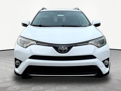 Used 2018 Toyota RAV4 XLE AWD/4WD image 2