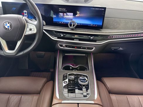 Used 2024 BMW X7 xDrive40i w/ Premium Package AWD/4WD image 14