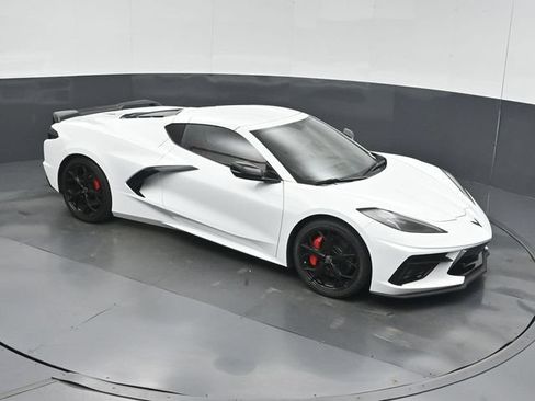 Used 2022 Chevrolet Corvette Stingray Premium Cpe w/ Z51 Performance Package RWD image 40
