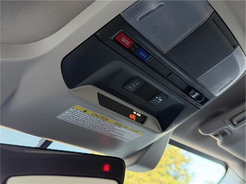 Used 2021 Subaru Crosstrek 2.0i Premium w/ Popular Package #3 image 16