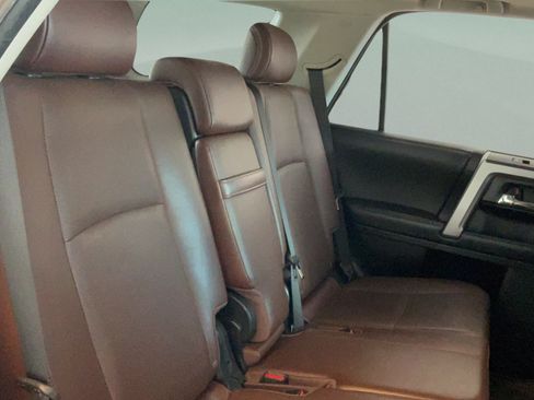Used 2018 Toyota 4Runner Limited AWD/4WD image 33